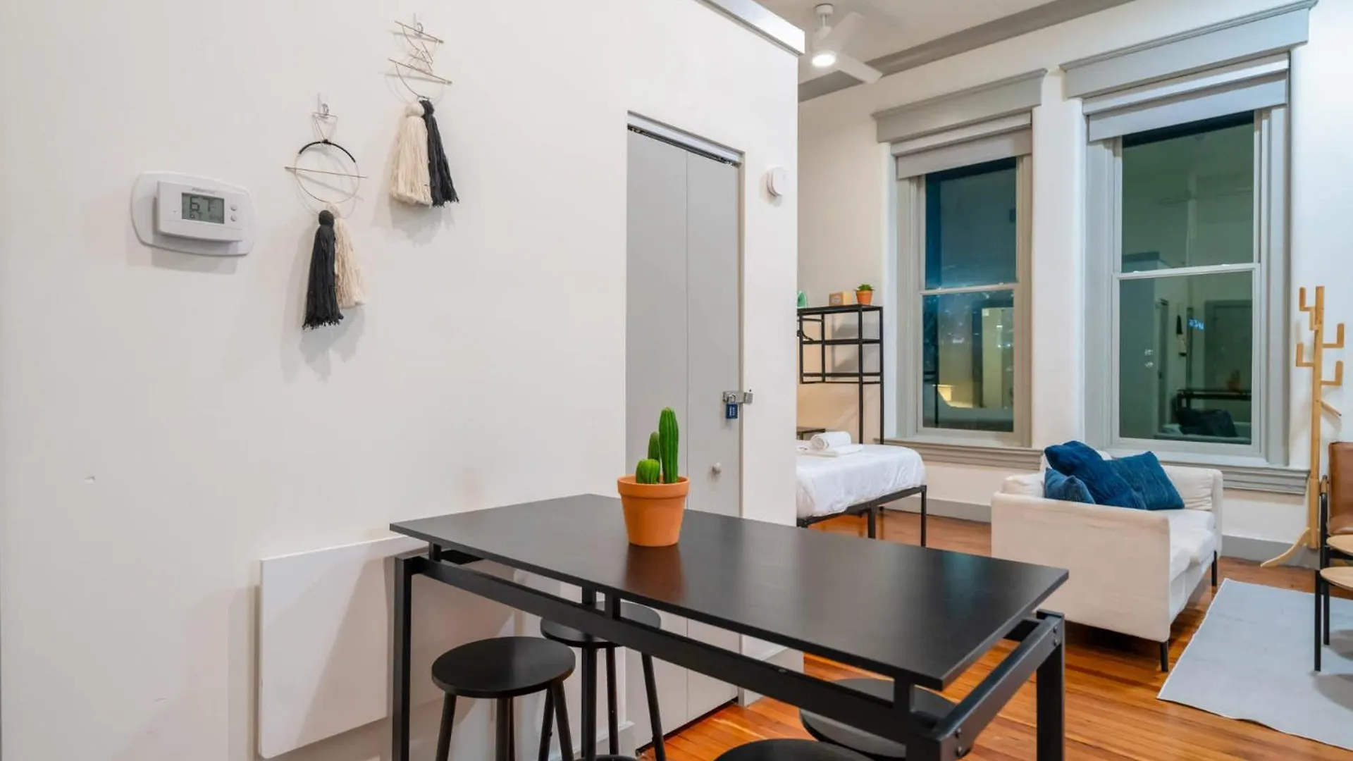 Apartament Bright And Modern Studio In Louisville # 404